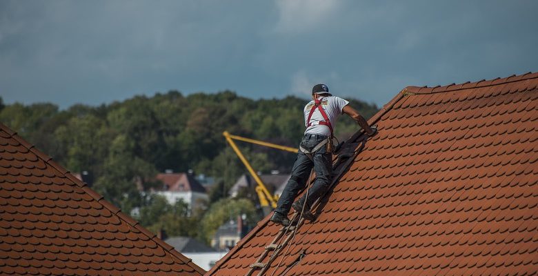 Nettoyer sa toiture : les démarches à faire